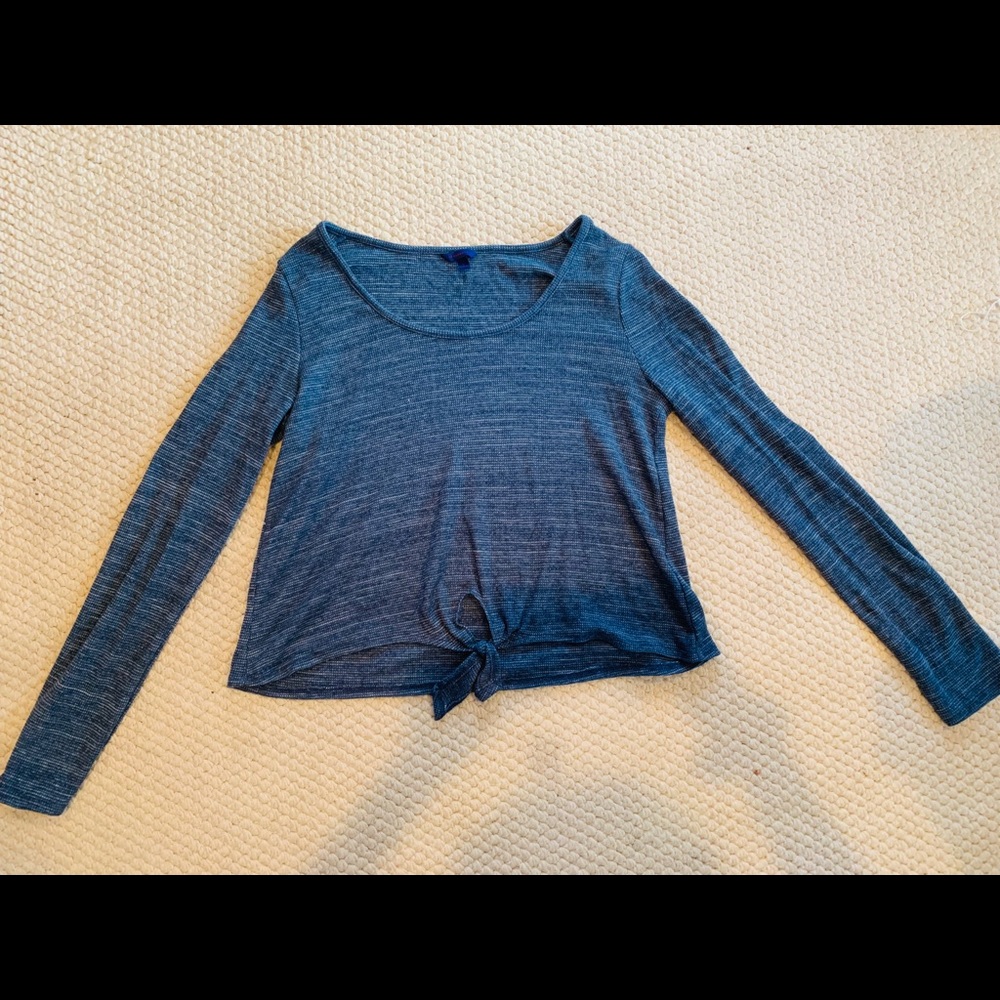 Front knot long sleeve shirt